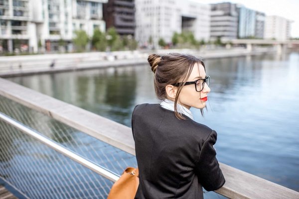 How to Style a Fisherman's Knit Jumper for a Chic, Nautical-Inspired Office Look?